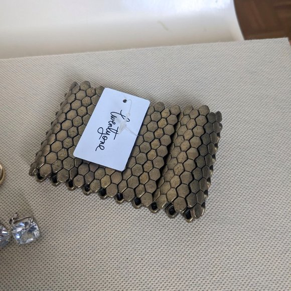 🔥 Lot of Costume Jewelry: Rings, Earrings, Wide bracelet🔥 - Picture 3 of 5